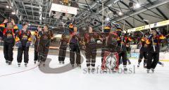 Inline Hockey-WM in Ingolstadt - Deutschland - Slowakei - Die deutsche Mannschaft wird von den Fans gefeiert