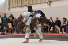 Judo - 2. Bundesliga - Männer - Saison 2024/25 - Judo - ESV Ingolstadt - Rüsselsheim-  - Jonas Holtman schwarz ESV - Nikita Hrek weiss Rüsselsheim - Foto: Meyer Jürgen