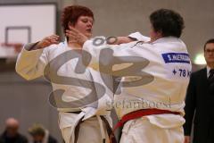Judo Damen - Bayernliga - DJK Ingolstadt - SV Hirten - links Annemarie Otte (DJK) gegen Sonja Hiermann