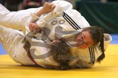 Judo Damen - Bayernliga - DJK Ingolstadt - SV Hirten - oben Josephine Kratky  (DJK) machte kurzen Prozess mit ihrer Gegnerin Lisa Burghart