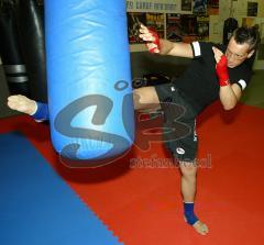 Kickbox-WM 2007 - verteidigt seinen WM-Gürtel. Hier im Training in Ingolstadt - Lorand Sachs aus Regensburg
