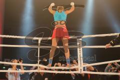 Kickboxen - Weltmeisterschaft WKU - Dr. Christine Theiss (München) - Cathy Le-Mee (F). Sieg durch technischen K.O. in der 5. Runde für Theiss - Posing für die Fotografen