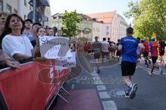 Halbmarathon 2026 - Halbmarathon 2026  - Fans auf der Strecke - XXXXX - Foto: Meyer Jürgen