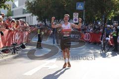 Halbmarathon 2026 - Halbmarathon 2026  - Andreas Wittmann #3856 - Roots Performance  - 2. Sieger - im Zieleinlauf - Foto: Meyer Jürgen