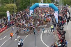 Halbmarathon Ingolstadt 2022 - Start vom Halbmarathon Ingolstadt - Foto: Jürgen Meyer