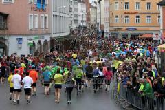 ODLO - Halbmarathon Ingolstadt 2015 - Start Halbmarathon - Blick Richtung Innenstadt - Foto: Jürgen Meyer