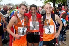 ODLO - Halbmarathon Ingolstadt 2015 - Said Azouzi (Aaart Marocco) mitte - Hagen Brosius rechts MTV 1881 Ingolstadt - links Markus Stöhr MTV 1881 Ingolstadt - Foto: Jürgen Meyer