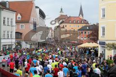 ODLO - Halbmarathon Ingolstadt 2015 - Start Halbmarathon - Blick Richtung Innenstadt - Foto: Jürgen Meyer