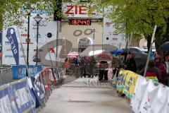 ODLO - Halbmarathon Ingolstadt 2015 - Zieleinlauf im Klenzepark - Foto: Jürgen Meyer