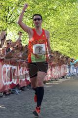 Halbmarathon 2012 Ingolstadt Foto: Jürgen Meyer
Sieger beim Halbmarathon 2012 Christian Dirscherl