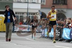 Halbmarathon in Ingolstadt 2013 - 2 Said Azouzi, 10 Hagen Brosius