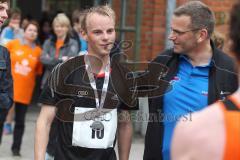 Halbmarathon in Ingolstadt 2013 - 2. Hagen Brosius - 1:09:12 mit Roland Muck
