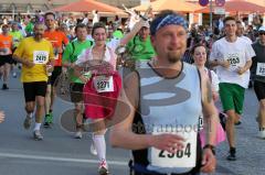 Halbmarathon 2012 Ingolstadt Foto: Jürgen Meyer
Verkleidete Läufer beim Halbmarathon