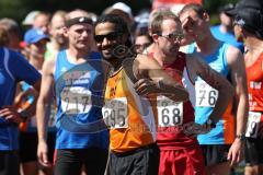 Lauf Cup - Ilmtallauf Geisenfeld 2014 - spätere Sieger Miguel Lenz vor dem Start