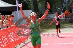 Triathlon Ingolstadt 2015 - Baggersee - Olympische Distanz, Ziel Einlauf, Emotion, Jubel