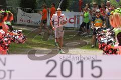 Triathlon Ingolstadt 2015 - Baggersee - Olympische Distanz, Ziel Einlauf, Emotion, Sieger Per Bittner (Leipzig)