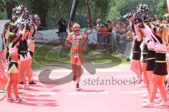 Triathlon Ingolstadt 2015 - Baggersee - Olympische Distanz, Ziel Einlauf, Emotion, Jubel, Vierter Platz Faris Al Sultan