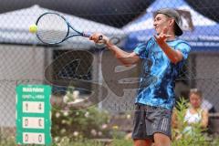 Tennis Ingolstadt Jugend Stadtmeisterschaft; Leopold Spörer (blaues Shirt) gewinnt gegen Henry Hampe (weisses Shirt) vom STC RW Ingolstadt