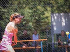 Tennis - Nordbräu Cup - Finale  - Frauen - 2026 - Nordbräu Cup 2026 - Finale - Frauen - Graber Nadine - TC Aschheim in Pink - Grigorieva Darja - TK Bietigheim in dunkler Hose - Foto: Meyer Jürgen