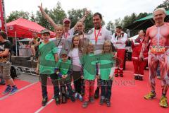 Triathlon Ingolstadt 2014 - Baggersee - die IZ Triathlon Familie im Ziel