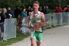 Triathlon Ingolstadt 2014 - Baggersee - der spätere Dritte, Sebastian Glockshuber