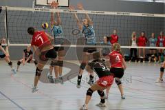 Volleyball Damen MTV Ingolstadt gegen TSV Obergünzburg - Schmidbauer L. und Gleich J. beim Blocken (blau) -Foto: Jürgen Meyer