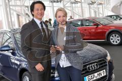 Magdalena Neuner wird neue Audi Markenbotschafterin - Fahrzeugübergabe in Ingolstadt mit Clemens Lee (Audi AG)