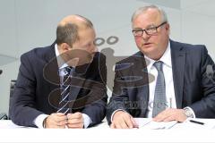 Audi - Jahrespressekonferenz 2015 - Toni Melfi und rechts Prof. Dr.-Ing. Hubert Waltl (Vorstand Produktion)